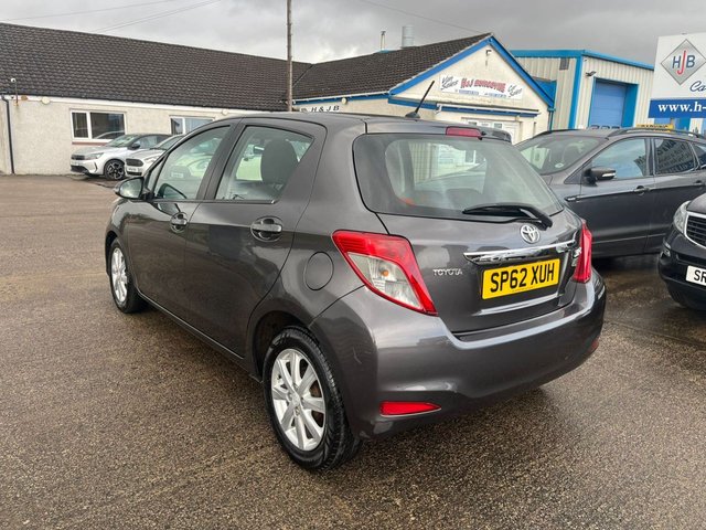 2012 TOYOTA YARIS - Photo 6