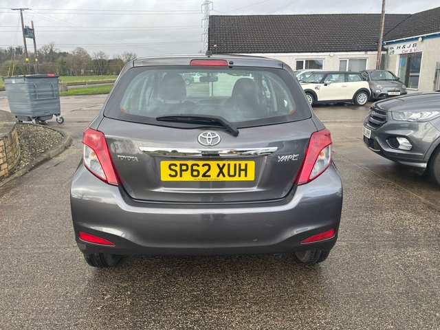 2012 TOYOTA YARIS - Photo 5