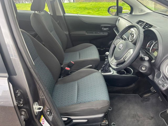 2012 TOYOTA YARIS - Photo 7