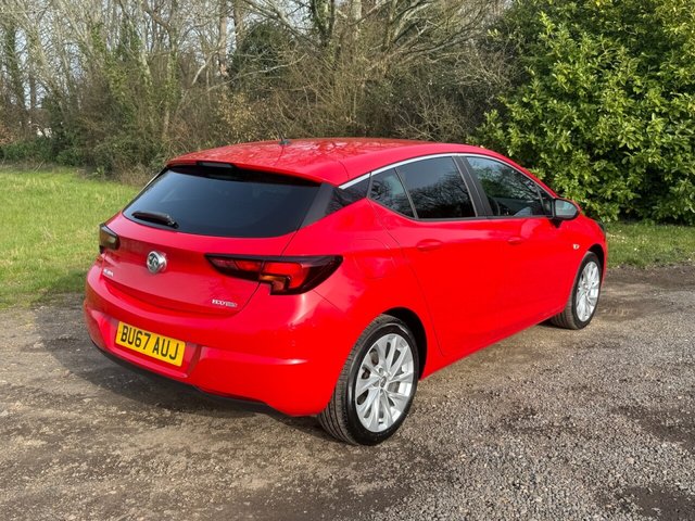 2017 VAUXHALL ASTRA 2017 1.0i Turbo ecoTEC Design Hatchback 5dr Petrol Manual Euro 6 (s/s) (105 ps) - Photo 10