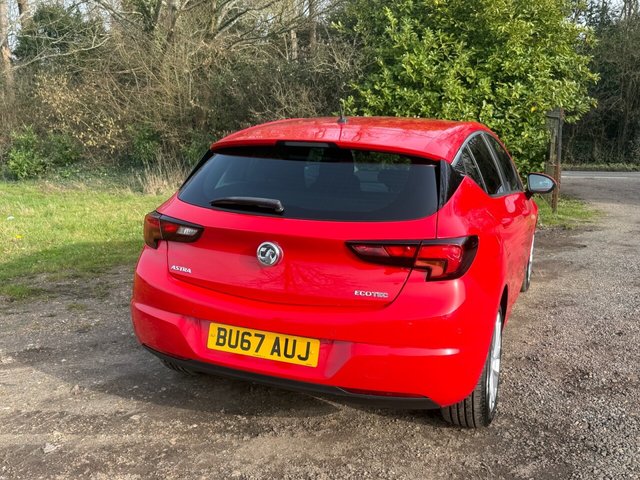 2017 VAUXHALL ASTRA 2017 1.0i Turbo ecoTEC Design Hatchback 5dr Petrol Manual Euro 6 (s/s) (105 ps) - Photo 12