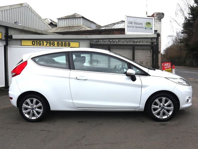 2010 Ford Fiesta 1L Zetec 3dr - Photo 3
