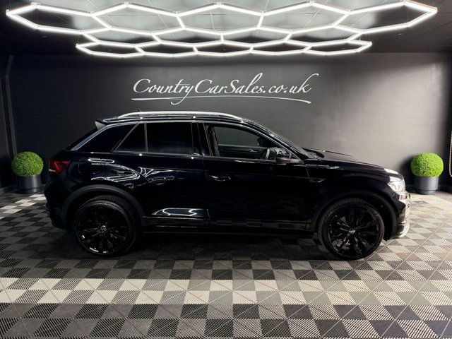 View our VOLKSWAGEN T-ROC