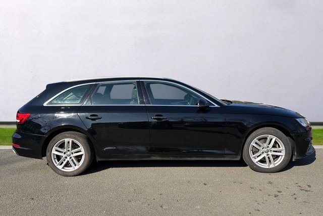 2019 AUDI A4 AVANT - Photo 8