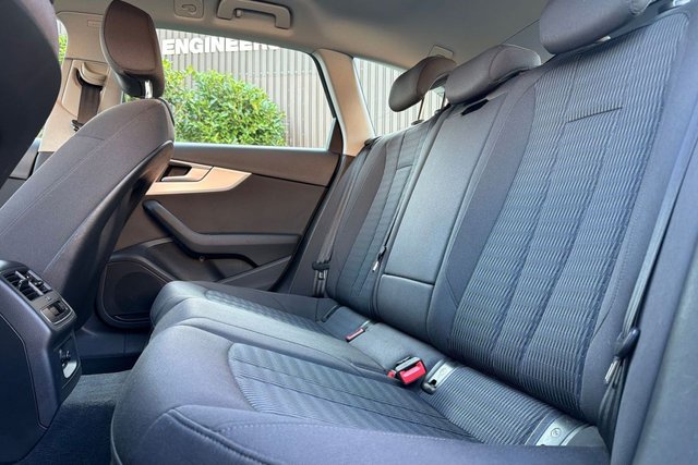 2019 AUDI A4 AVANT - Photo 12