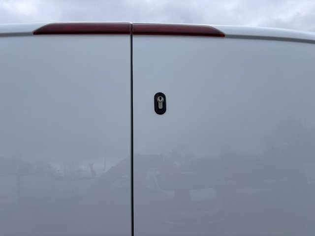 2021 Ford Transit Custom 2L Leader 5dr - Photo 8