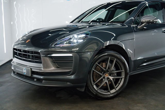 2023 PORSCHE MACAN - Photo 3