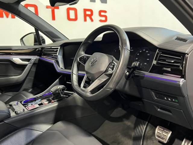 2024 VOLKSWAGEN TOUAREG 2024 3.0 TDI V6 Black Edition SUV 5dr Diesel Tiptronic 4Motion Euro 6 (s/s) (286 ps) - Photo 11