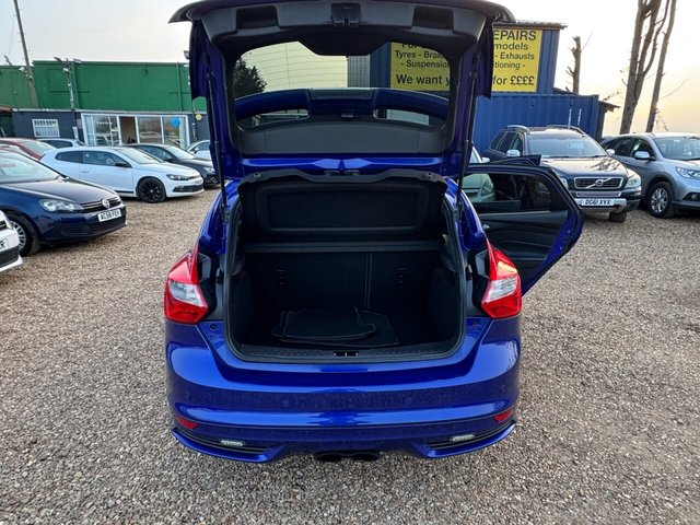 2014 FORD FOCUS 2.0T EcoBoost ST-3 Hatchback 5dr Petrol Manual Euro 5 (s/s) (250 ps) - Photo 11