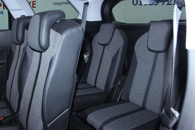 2019 PEUGEOT 5008 - Photo 11