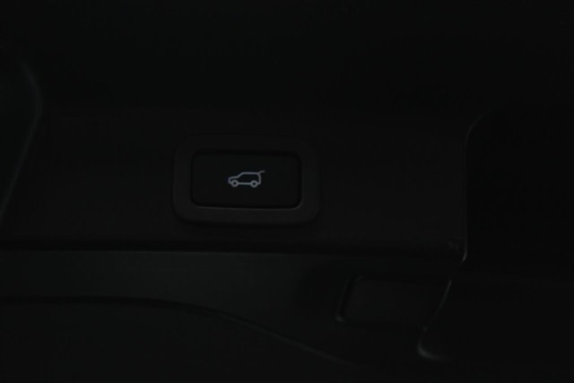 2019 JAGUAR F-PACE - Photo 9