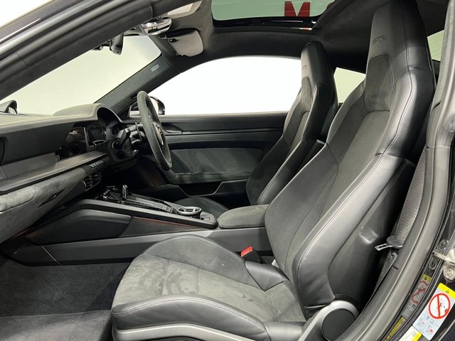 2025 PORSCHE 911 2025 3.6 T-Hybrid 992 Carrera GTS Coupe 2dr Petrol Hybrid PDK Euro 6 (s/s) (541 ps) - Photo 4