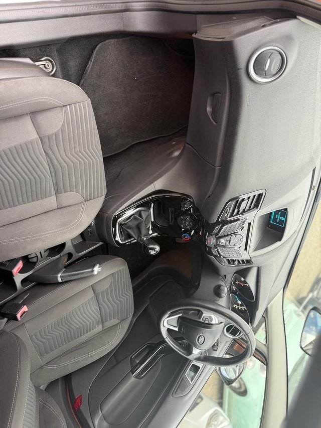 2015 FORD FIESTA - Photo 8