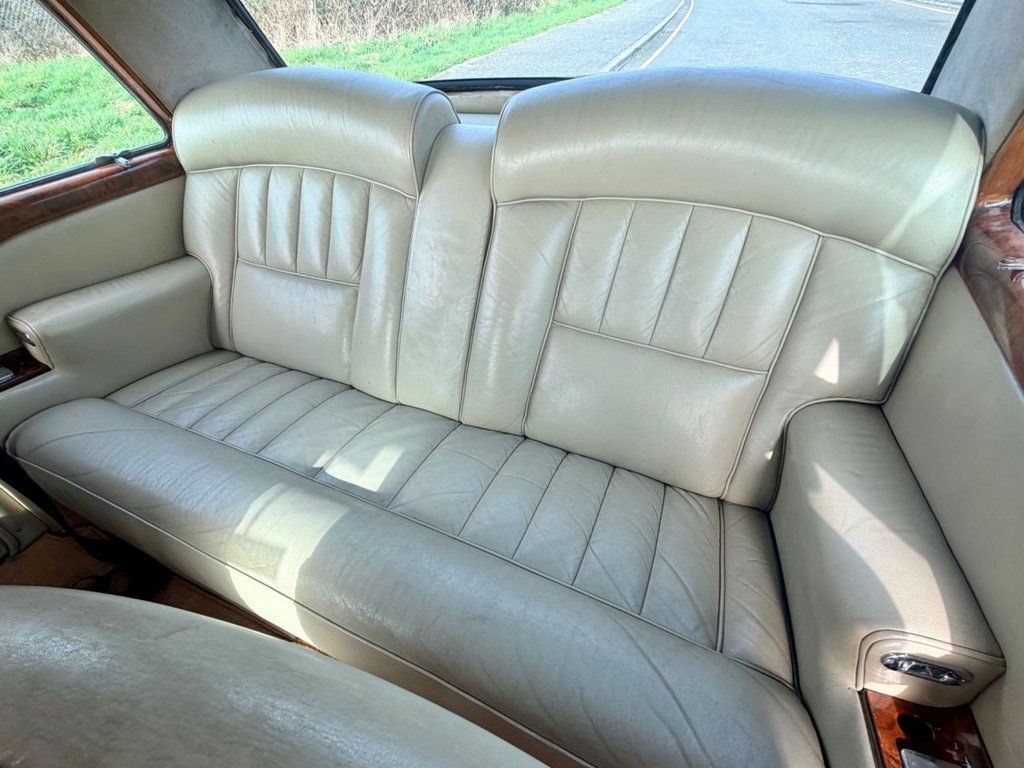 USED 1969 ROLLS-ROYCE CORNICHE Mulliner Park Ward Fixed Head Coupe // 6230cc V8 // px swap 