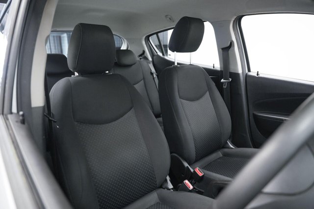 2016 VAUXHALL VIVA 1.0i SE Euro 6 5dr - Photo 11