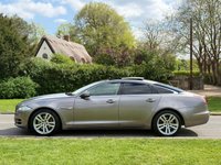 USED 2010 10 JAGUAR XJ 3.0d V6 Premium Luxury Auto Euro 5 4dr FSH PANORAMIC SUNROOF SATNAV