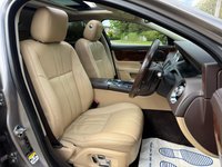 USED 2010 10 JAGUAR XJ 3.0d V6 Premium Luxury Auto Euro 5 4dr FSH PANORAMIC SUNROOF SATNAV