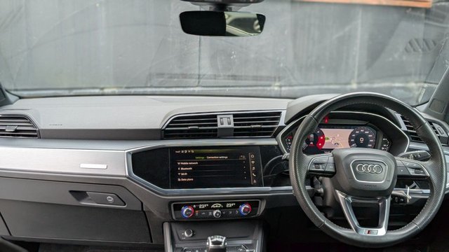 View our AUDI Q3