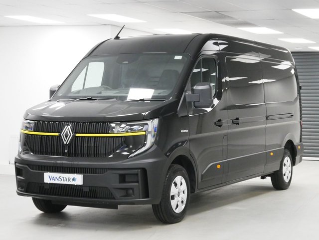 View our Renault Master LM35 2.0 BLUEDCI 130 BHP L3 LONG ADVANCE EDITION