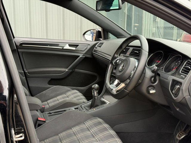 2015 VOLKSWAGEN GOLF GTD 2.0 TDI BlueMotion Tech Hatchback 5dr Diesel Manual Euro 6 (s/s) (184 ps) - Photo 5