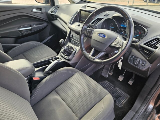 2015 Ford Grand C-Max 1.5L Zetec 5dr - Photo 12