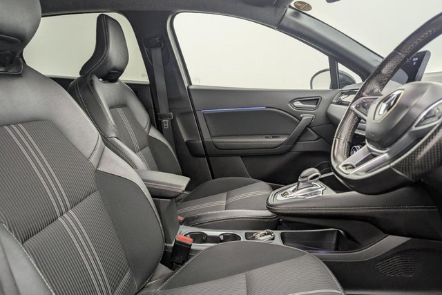 2023 Renault Captur 1.6L E-Tech Engineered 5dr - Photo 3