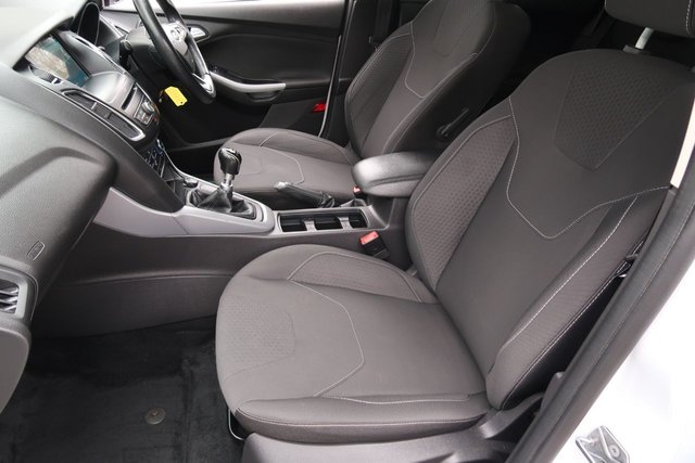 2017 FORD FOCUS 1.5 TDCi Zetec Edition Hatchback 5dr Diesel Manual Euro 6 (s/s) (120 ps) - Photo 11