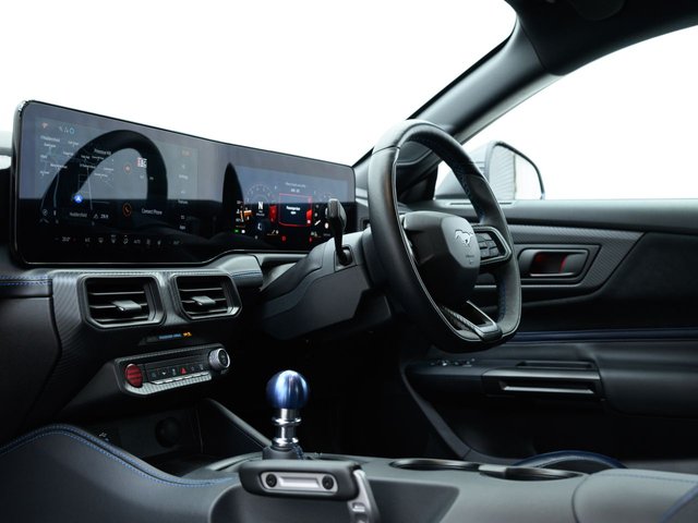 2025 FORD MUSTANG - Photo 3
