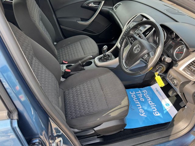 2013 VAUXHALL ASTRA 2013 1.6 16v Energy Hatchback 5dr Petrol Manual Euro 5 (115 ps)
        
          11 SERVICES! 2 KEYS, 2 OWNERS - Photo 12