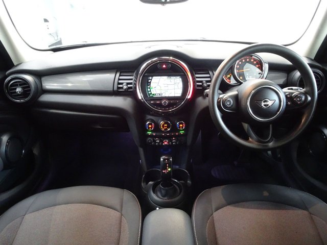 2019 MINI HATCH 1.5 Cooper Classic Hatchback 5dr Petrol Steptronic Euro 6 (s/s) (136 ps) - Photo 2