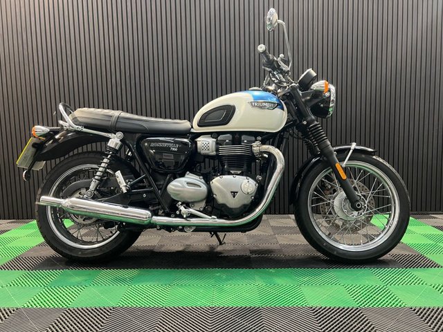 View our TRIUMPH BONNEVILLE T100