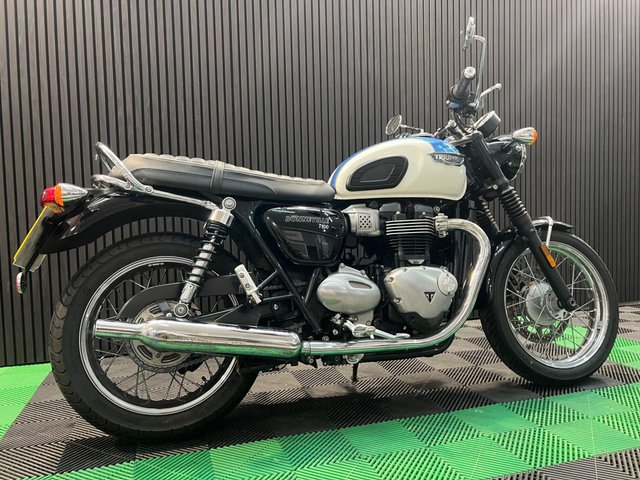 View our TRIUMPH BONNEVILLE T100