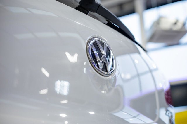 2016 Volkswagen Tiguan 2L R-Line Edition 5dr - Photo 9