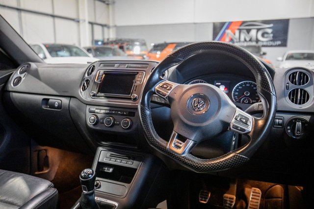 2016 Volkswagen Tiguan 2L R-Line Edition 5dr - Photo 2