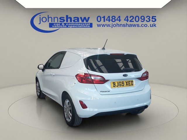 2020 Ford Fiesta Van 1.5L null 3dr - Photo 8