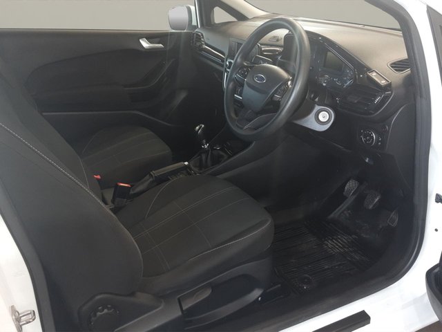 2020 Ford Fiesta Van 1.5L null 3dr - Photo 4