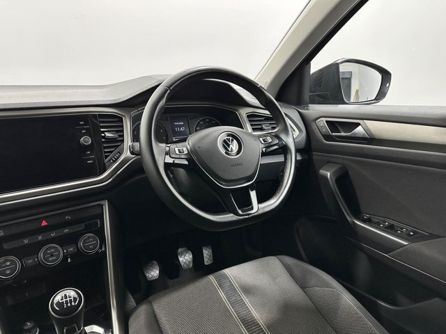 2021 Volkswagen T-Roc - Photo 11