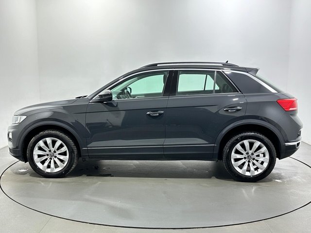 2021 Volkswagen T-Roc - Photo 5