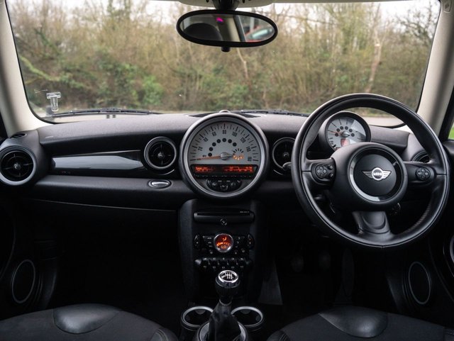MINI HATCH 1.6 Cooper D Hatchback 3dr Diesel Manual Euro 5 (s/s) (112 ps) - Photo 12