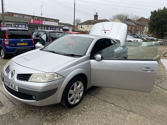 2008 RENAULT MEGANE - Photo 12