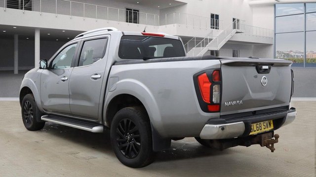 2018 NISSAN NAVARA 2.3 dCi Tekna Pickup Double Cab 4dr Diesel Auto 4WD Euro 6 (190 ps) - Photo 3