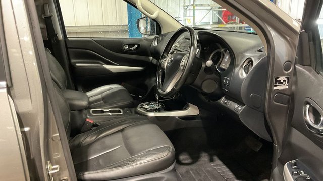 2018 NISSAN NAVARA 2.3 dCi Tekna Pickup Double Cab 4dr Diesel Auto 4WD Euro 6 (190 ps) - Photo 9