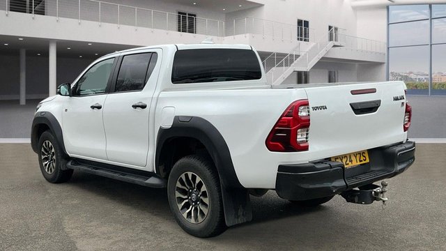 2024 TOYOTA HI-LUX 2.8 D-4D GR SPORT Pickup Double Cab 4dr Diesel Auto 4WD Euro 6 (s/s) (204 ps) - Photo 3
