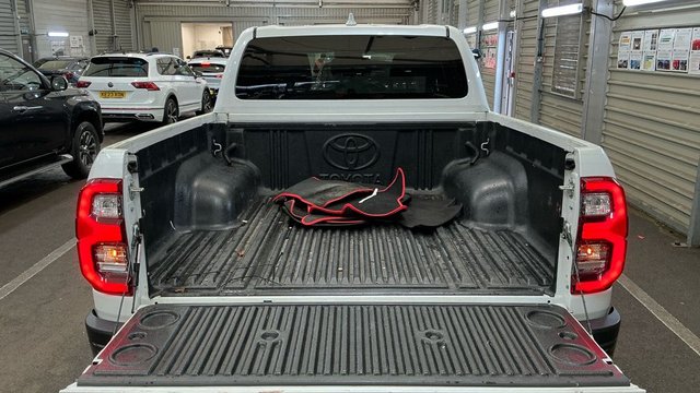 2024 TOYOTA HI-LUX 2.8 D-4D GR SPORT Pickup Double Cab 4dr Diesel Auto 4WD Euro 6 (s/s) (204 ps) - Photo 7