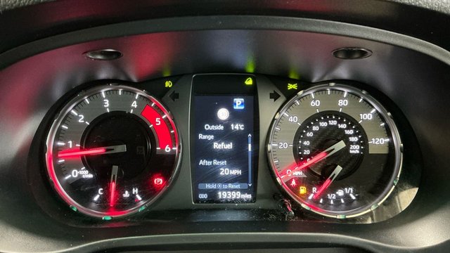 2024 TOYOTA HI-LUX 2.8 D-4D GR SPORT Pickup Double Cab 4dr Diesel Auto 4WD Euro 6 (s/s) (204 ps) - Photo 10