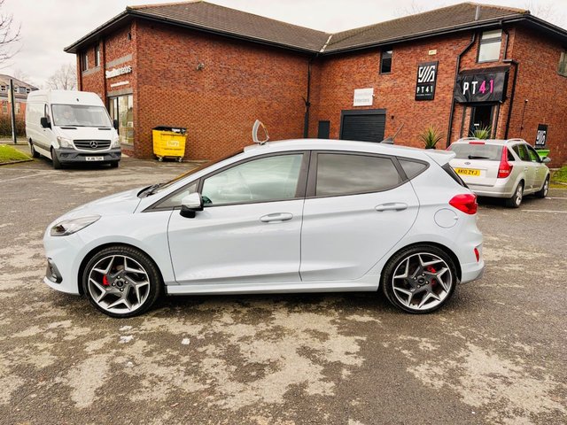 2019 FORD FIESTA 2019 1.5T EcoBoost ST-3 Hatchback 5dr Petrol Manual Euro 6 (s/s) (200 ps) - Photo 4