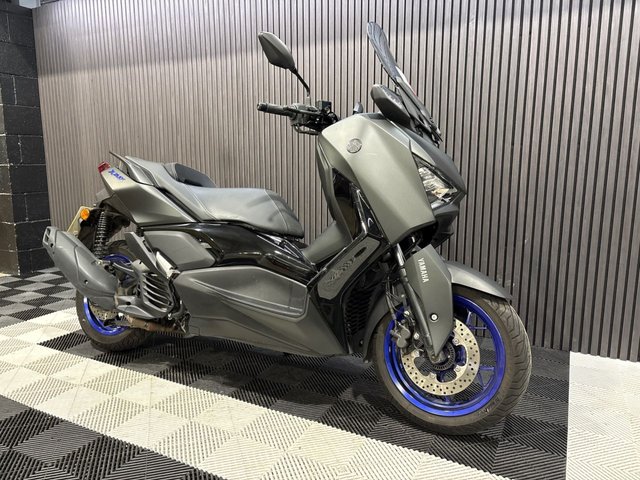 View our YAMAHA XMAX 125