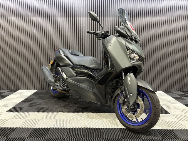 View our YAMAHA XMAX 125
