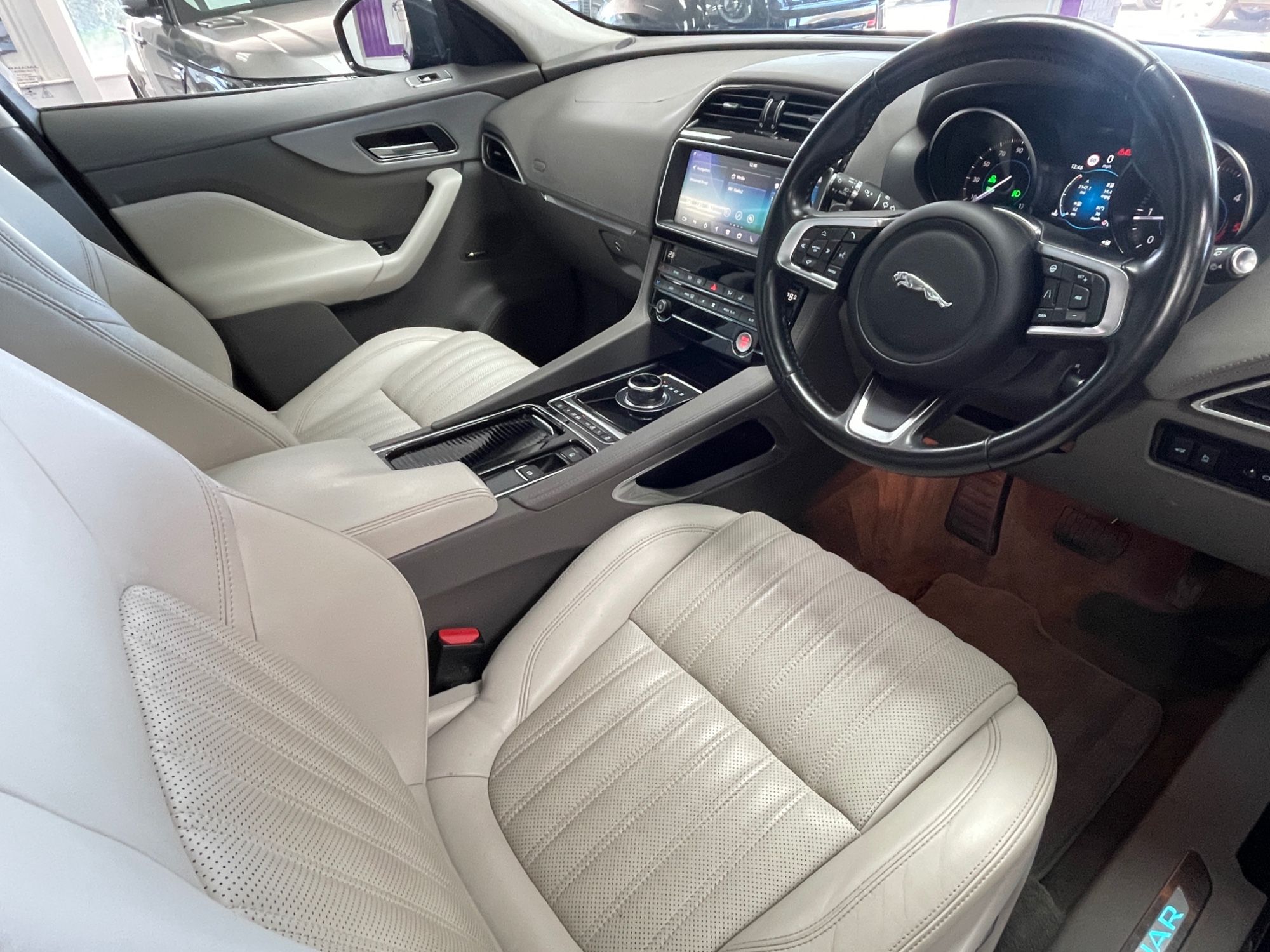 USED 2020 70 JAGUAR F-PACE 2.0 D180 Portfolio SUV 5dr Diesel Auto AWD Euro 6 (s/s) (180 ps) 
