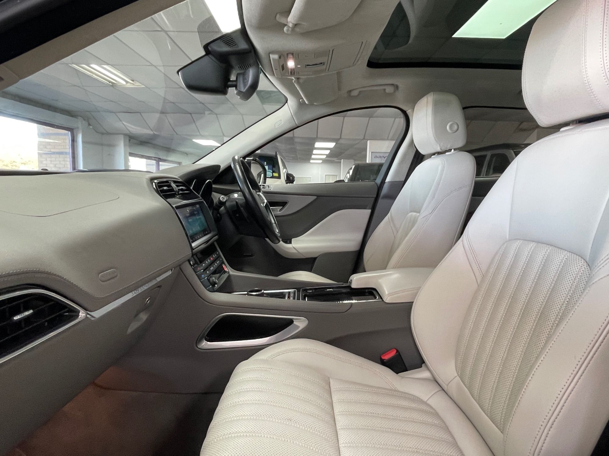USED 2020 70 JAGUAR F-PACE 2.0 D180 Portfolio SUV 5dr Diesel Auto AWD Euro 6 (s/s) (180 ps) 